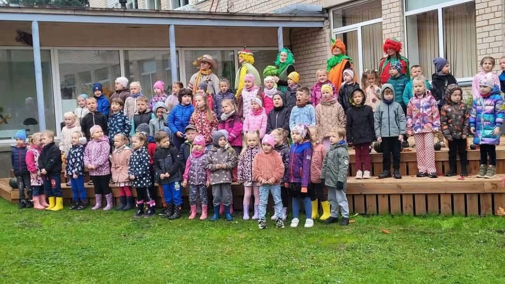 Rudenėlio šventė „Daržovių fiesta“ tapo ypatingu renginiu, kuris subūrė visą darželio bendruomenę.